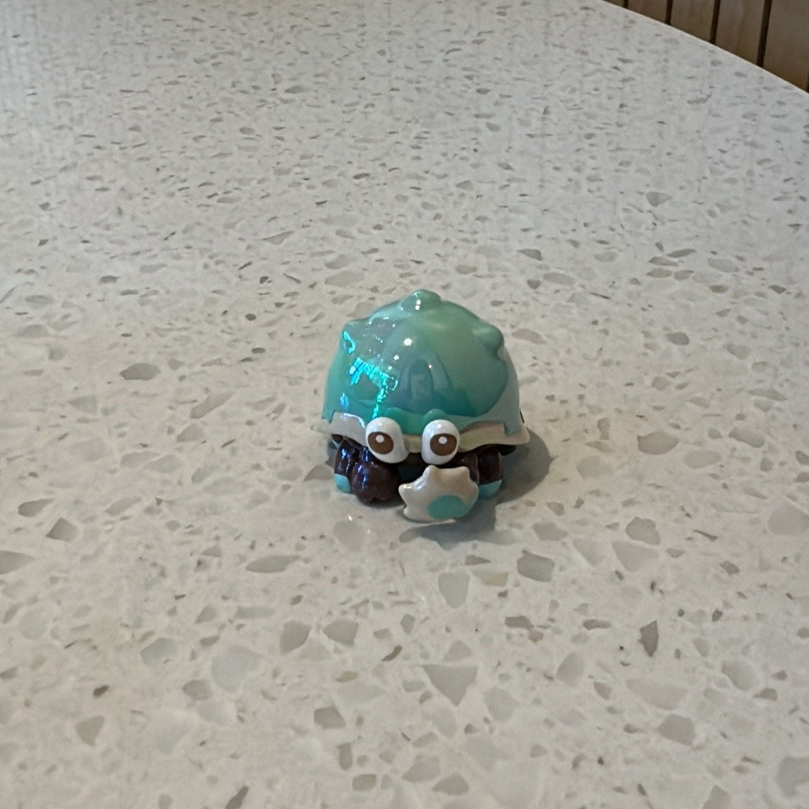 Front view of pearl teal armored crab from Genshin Impact's Fontemer Aberrant enemies