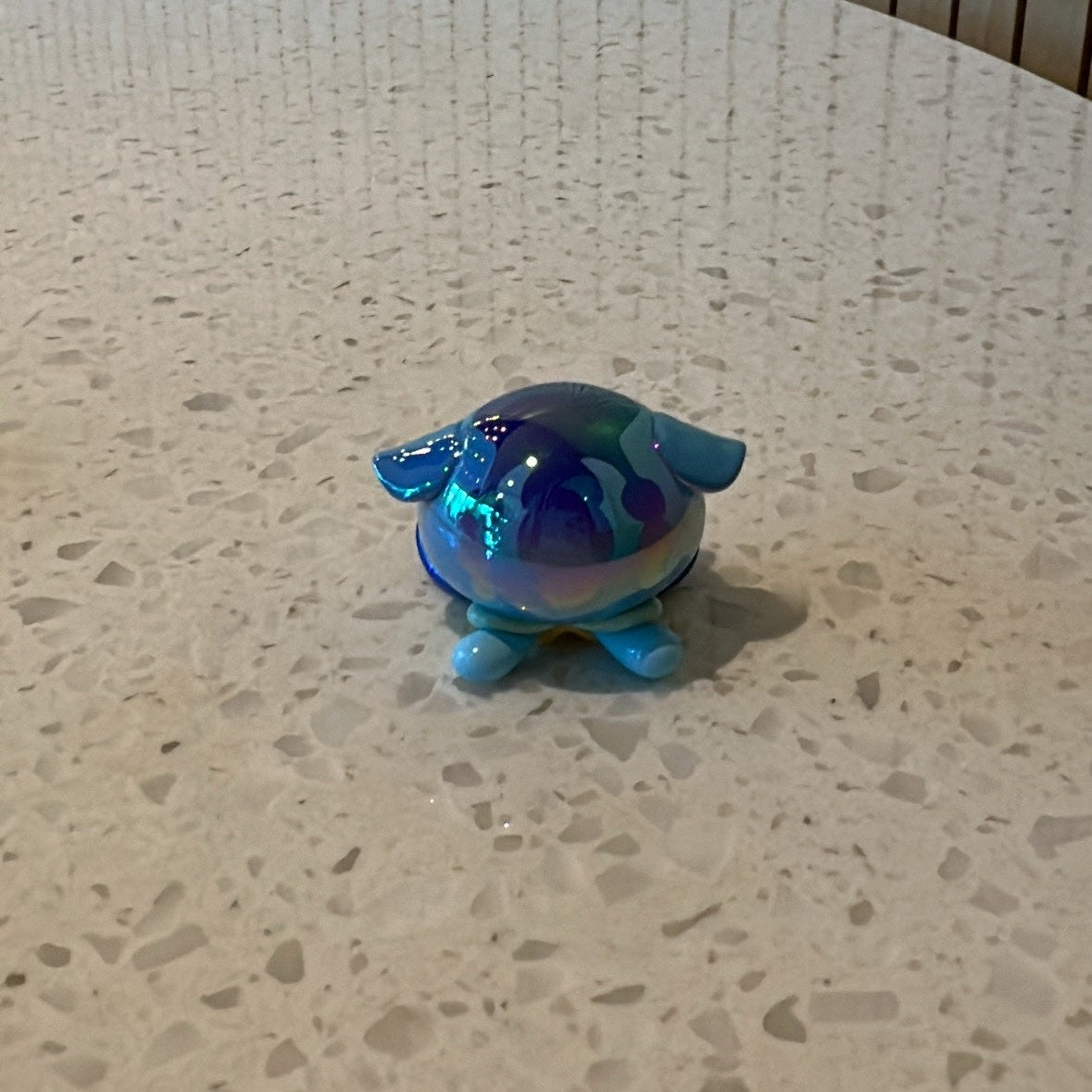Front view of pearl blue jellyfish from Genshin Impact's Fontemer Aberrant enemies