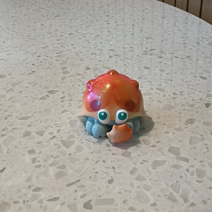 Front view of pearl orange armored crab from Genshin Impact's Fontemer Aberrant enemies