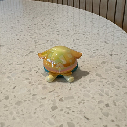 Front view of pearl yellow jellyfish from Genshin Impact's Fontemer Aberrant enemies
